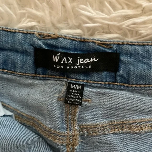 Denim Mini - Picture 3 of 3